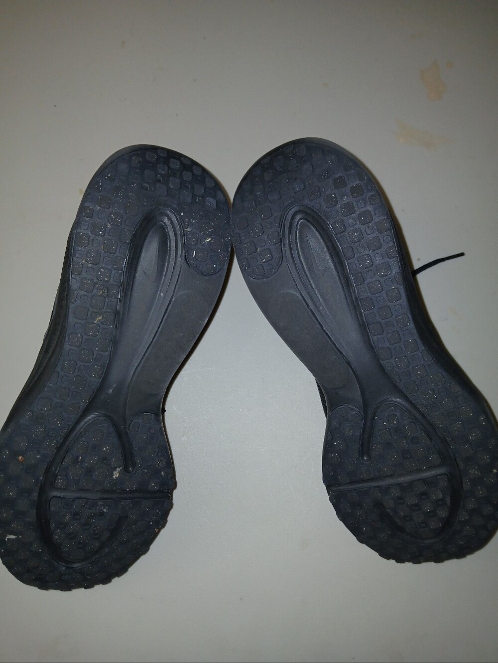 Nike Revolution Men's Size 11 Black Anthracite - Picture 6 of 7